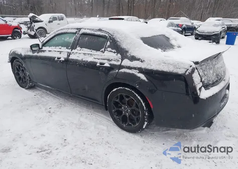 2015 Chrysler 300 300S z USA, uszkodzony, nr VIN 2C3CCAGG0FH876296